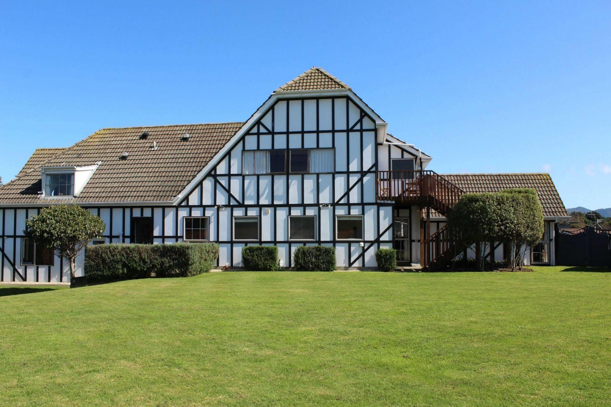 Tudor Manor Bed & Breakfast Bed and Breakfast Paraparaumu Buitenkant foto